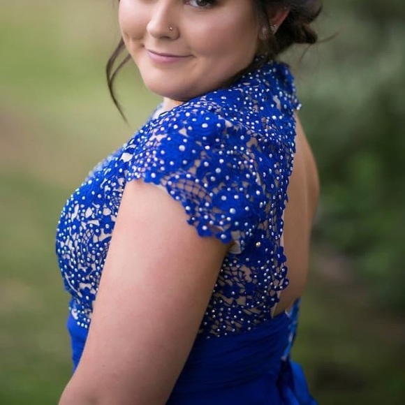 Gorgeous grad dress - Picture 6 of 7